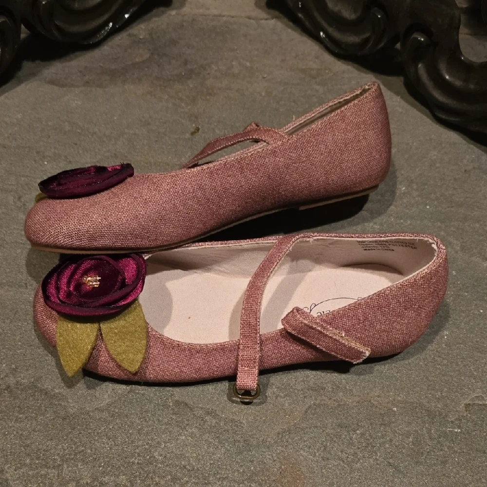 Joyfolie Girls' Pink Mary Jane Shoes with Floral Accent Size 13